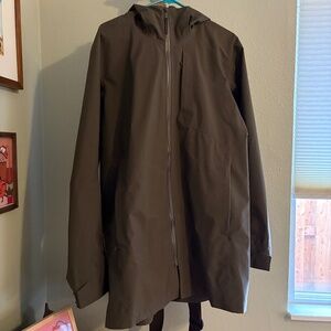 Arc’teryx Sawyer Gore-Tex Raincoat